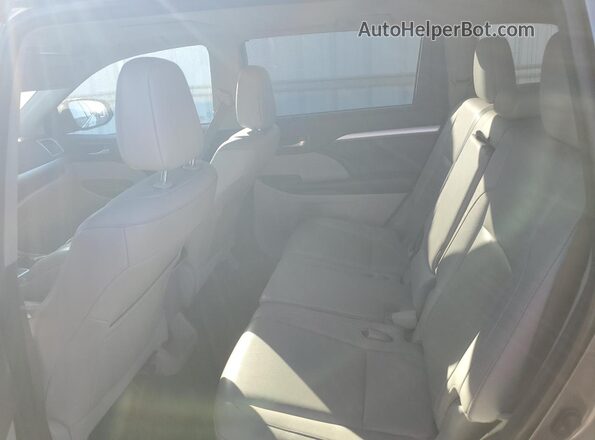 5TDJZRFH6JS854565 2018 TOYOTA HIGHLANDER Gray Widok tylnych siedzeń