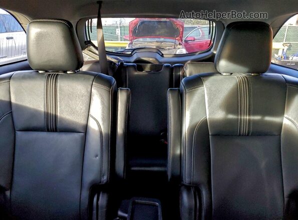 5TDJZRFH9JS545284 2018 TOYOTA HIGHLANDER Black Widok tylnych siedzeń