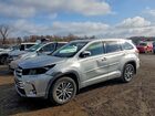 2018 Toyota Highlander Se Silver vin: 5TDJZRFHXJS806678