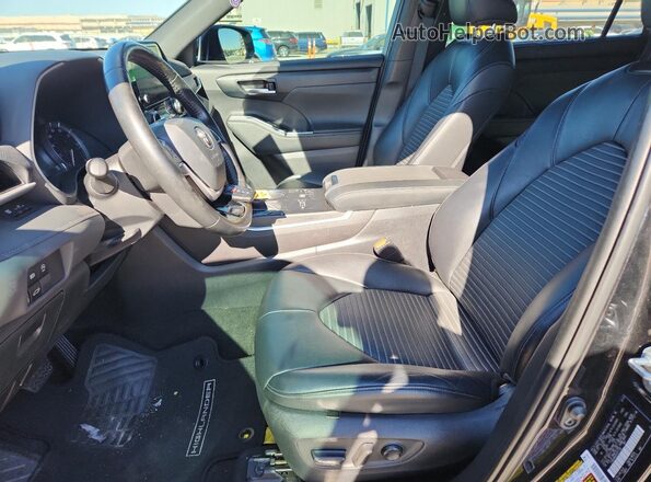 5TDKDRAH4PS511126 2023 TOYOTA HIGHLANDER Black Widok wnętrza z przodu