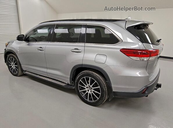 5TDKZRFH5JS538076 2018 TOYOTA HIGHLANDER Silver უკანა მარცხენა