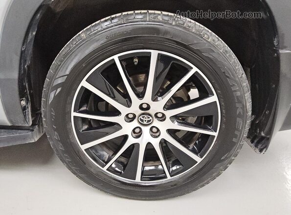 5TDKZRFH5JS538076 2018 TOYOTA HIGHLANDER Silver 