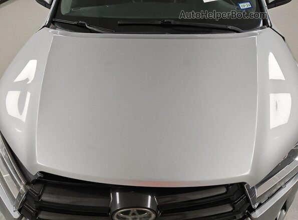 5TDKZRFH5JS538076 2018 TOYOTA HIGHLANDER Silver 