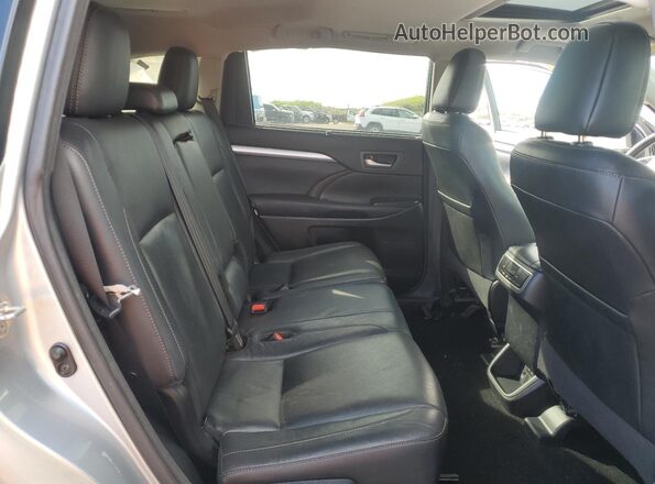 5TDKZRFHXHS522448 2017 TOYOTA HIGHLANDER Серебряный Вид задней части салона