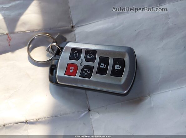 5TDXZ3DC1JS945788 2018 TOYOTA SIENNA Silver Вид панелі приладів