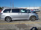 2018 Toyota Sienna Se 8 Passenger Silver vin: 5TDXZ3DC1JS945788