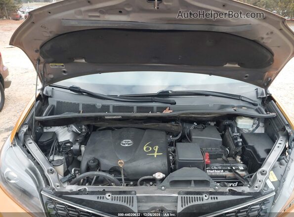 5TDXZ3DC2LS026210 2020 TOYOTA SIENNA Оранжевый Вид сзади