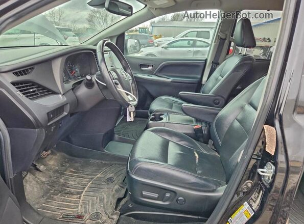 5TDXZ3DC9JS907113 2018 TOYOTA SIENNA Gray Вид салону спереду