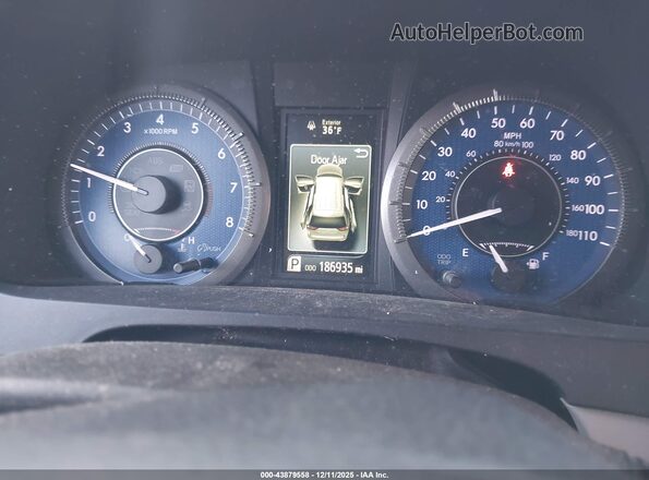 5TDYZ3DC2HS872588 2017 TOYOTA LE Серебряный 