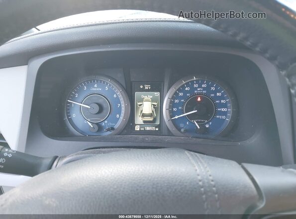 5TDYZ3DC2HS872588 2017 TOYOTA LE Серебряный Вид задних сидений