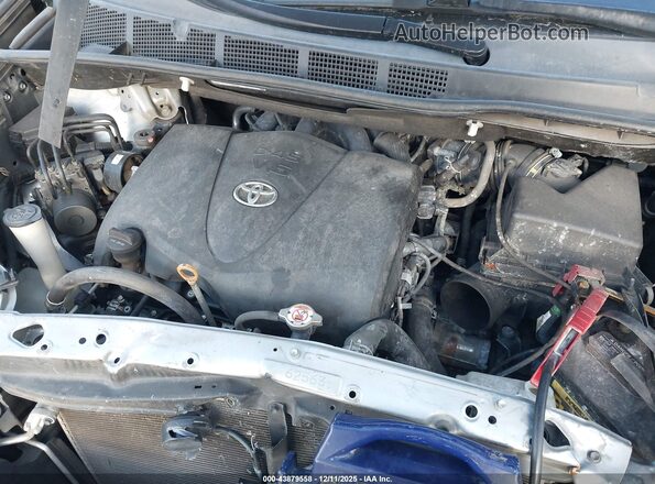 5TDYZ3DC2HS872588 2017 TOYOTA LE Серебряный Вид сзади