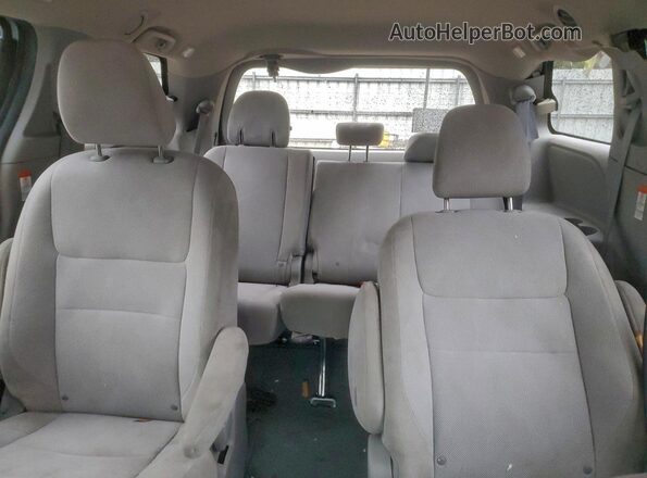 5TDZZ3DC2LS030234 2020 TOYOTA SIENNA Silver Հետևի նստատեղերի տեսք