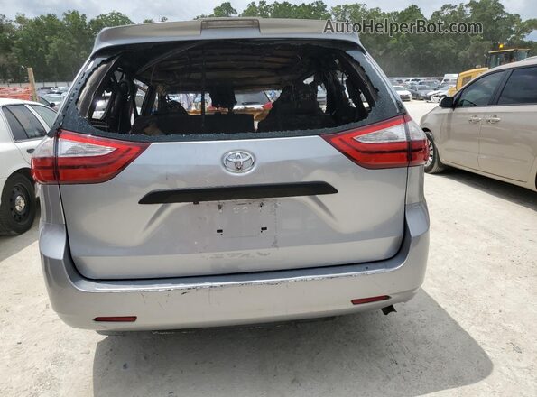 5TDZZ3DC5JS951862 2018 TOYOTA SIENNA Silver უკანა ხედი