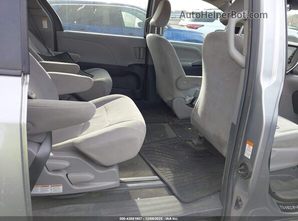 5TDZZ3DC8JS959924 2018 TOYOTA SIENNA Серебряный Вид наклейки с VIN-кодом