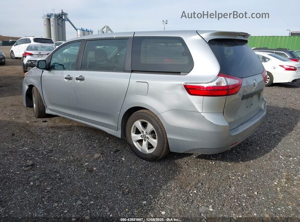 5TDZZ3DC8JS959924 2018 TOYOTA SIENNA Серебряный Задняя левая четверть