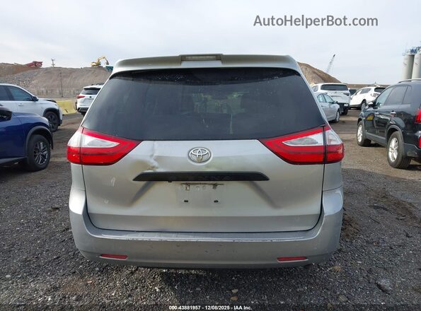 5TDZZ3DC8JS959924 2018 TOYOTA SIENNA Серебряный 