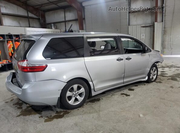 5TDZZ3DC9JS919156 2018 TOYOTA SIENNA Silver Задня права чверть