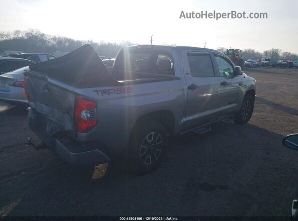 5TFDY5F16KX822593 2019 TOYOTA TUNDRA Серебряный Задняя правая четверть