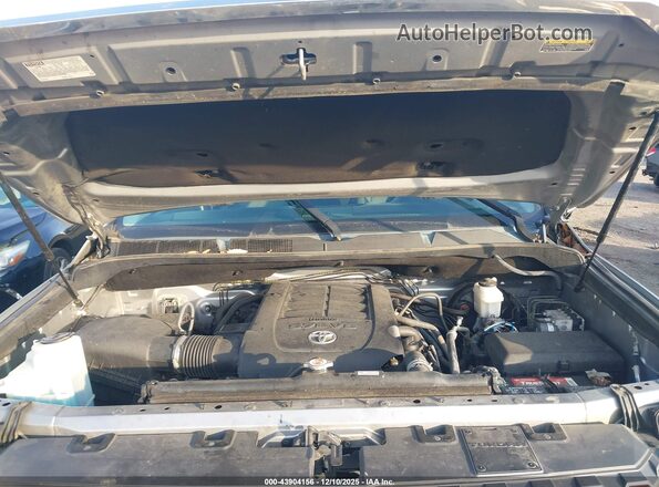 5TFDY5F16KX822593 2019 TOYOTA TUNDRA Серебряный Вид сзади