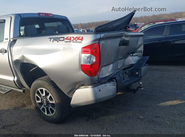 5TFDY5F16KX822593 2019 TOYOTA TUNDRA Серебряный Вид спереди