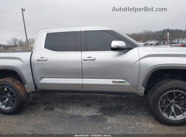 5TFMC5DB9RX054659 2024 TOYOTA TUNDRA HYBRID Серебряный Вид задней части салона
