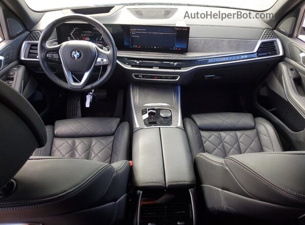 5UX13EU06R9V28703 2024 BMW X5 Белый Вид панели приборов