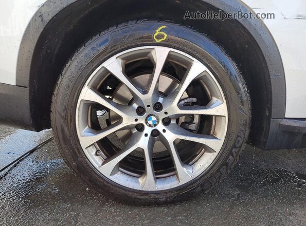 5UX13EU06R9V28703 2024 BMW X5 Белый 