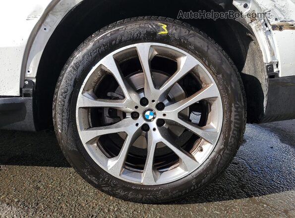 5UX13EU06R9V28703 2024 BMW X5 Белый 