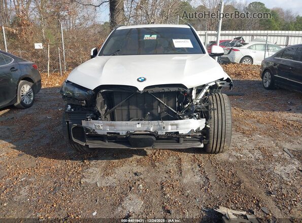 5UX13EU09R9T85018 2024 BMW X5 Белый Вид щитка приборов