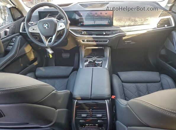 5UX23EM01S9Z23740 2025 BMW X7 Серый Вид панели приборов