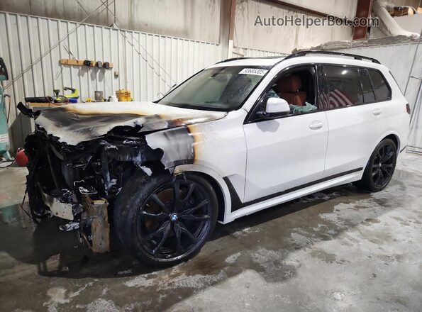 5UX23EM02R9U74014 2024 BMW X7 White Przód lewy