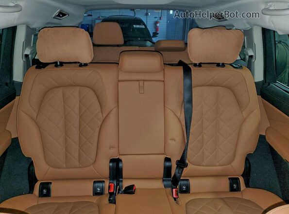 5UX23EM02R9V75831 2024 BMW X7 Gray Вид задніх сидінь