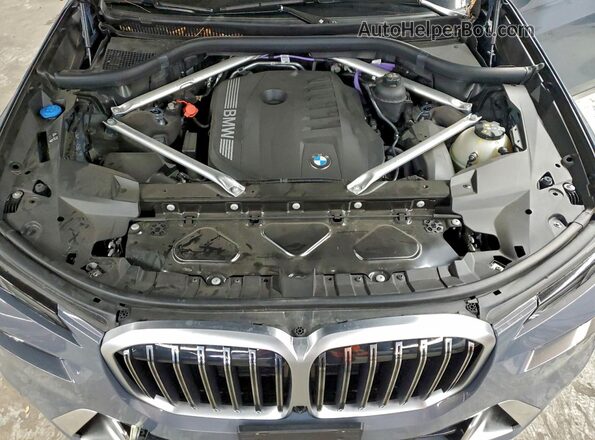 5UX23EM02R9V75831 2024 BMW X7 Gray Вид підкапотного простору