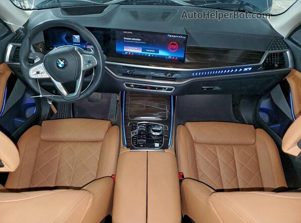 5UX23EM02R9V75831 2024 BMW X7 Gray Вид панелі приладів