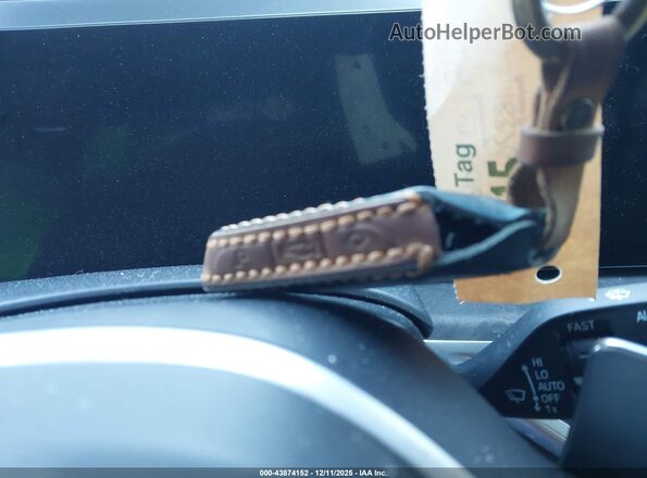 5UX23EM04P9R18295 2023 BMW X7 Gray Dashboard view