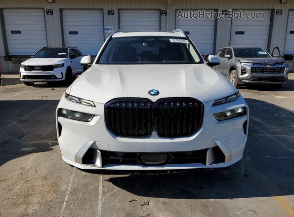 5UX23EM04R9U60129 2024 BMW X7 White Front view