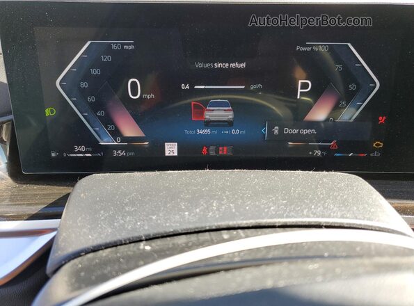 5UX23EM04R9U60129 2024 BMW X7 White Instrument cluster view