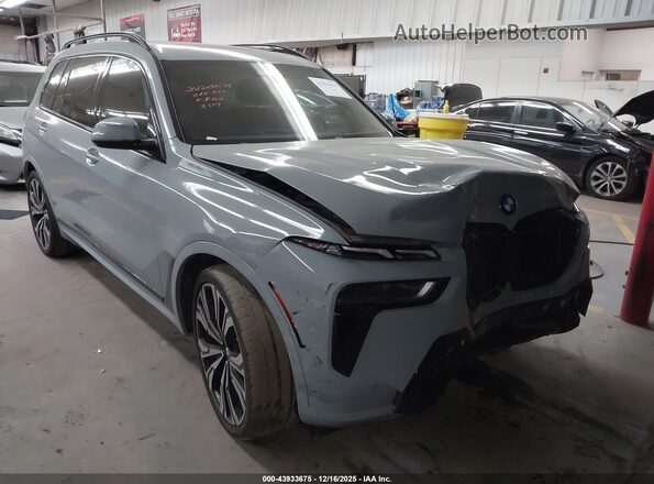 5UX23EM05P9R58577 2023 BMW X7 Blue Delantero derecho