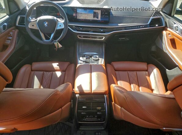 5UX23EM07P9P96161 2023 BMW X7 White Вид панелі приладів