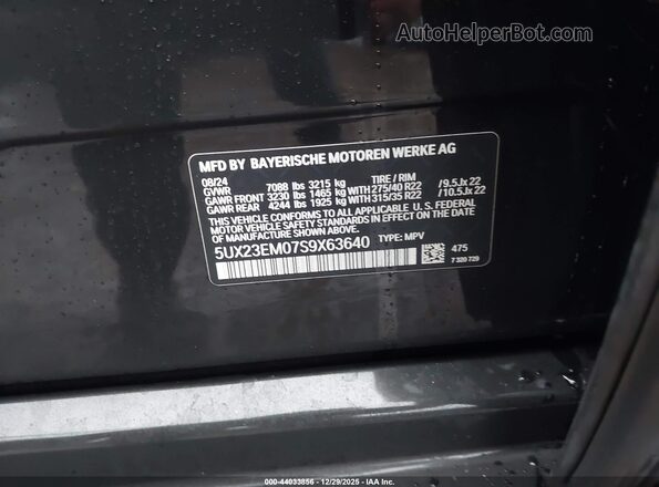 5UX23EM07S9X63640 2025 BMW X7 Black Widok komory silnika