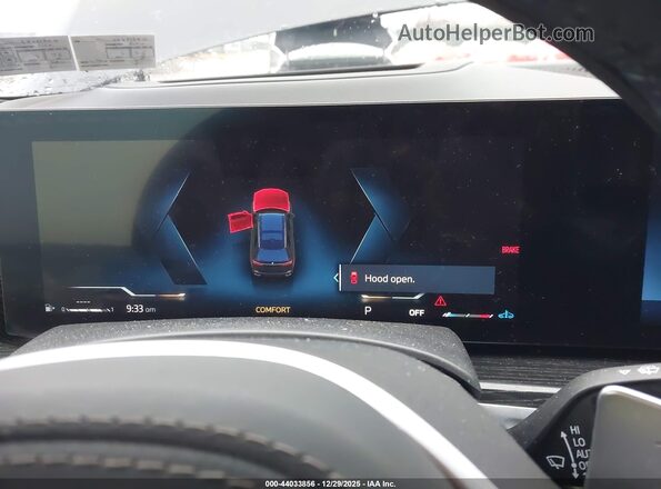 5UX23EM07S9X63640 2025 BMW X7 Black Widok tylnych siedzeń