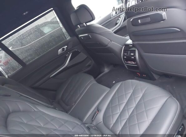 5UX23EM07S9X63640 2025 BMW X7 Black Widok naklejki z numerem VIN