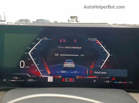 5UX23EM08P9R39909 2023 BMW X7 White Instrument cluster view