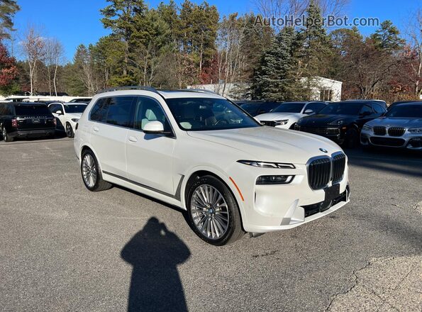 5UX23EM09P9P49780 2023 BMW X7 White Передня ліва чверть