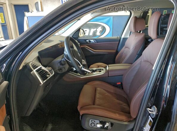 5UX23EM09R9W02457 2024 BMW X7 Black Սալոնի դիմացի տեսք