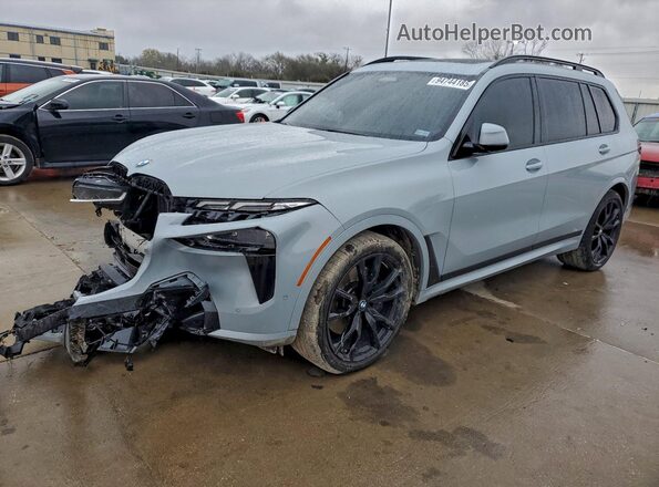 5UX23EM0XP9P37038 2023 BMW X7 Silver Vista tres cuartos delantera izquierda