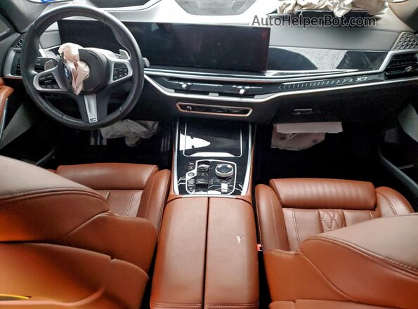 5UX23EM0XP9P37038 2023 BMW X7 Silver Vista del salpicadero