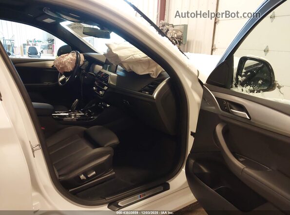 5UX2V1C06M9H07053 2021 BMW X4 White Widok wnętrza z przodu