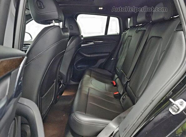 5UX33DT02N9M98730 2022 BMW X4 Black Vista interior delantera