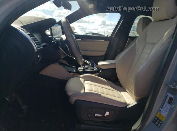 5UX33DT03R9T76447 2024 BMW X4 Gray Вид салону спереду